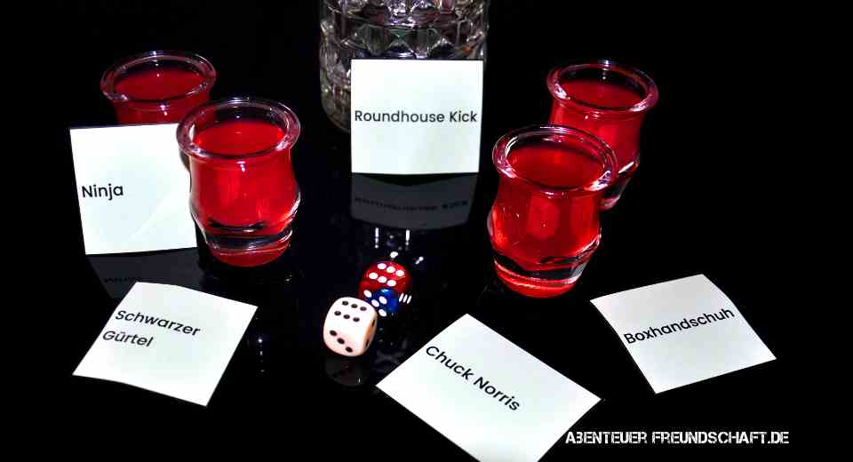 Für das Trinkspiel Roundhousekick braucht man nicht viel: 2 Würfel, Alkohol und viel Phantasie!