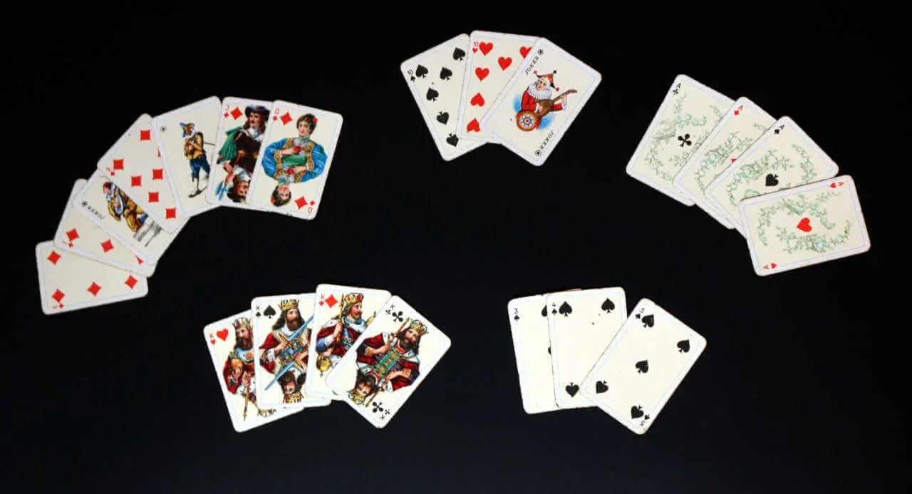 Rommé ist einer der großen Klassiker unter den Kartenspielen.