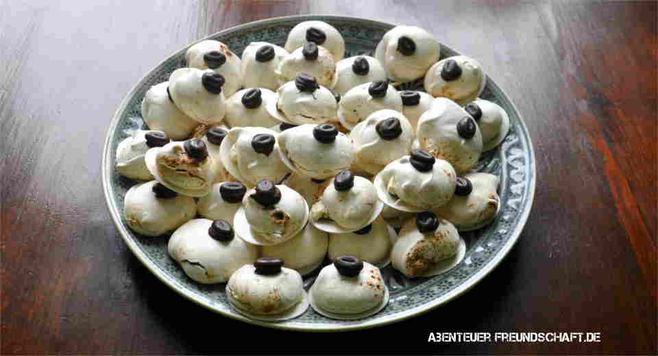 Best Christmas cookie recipes - coffee meringue with chocolate