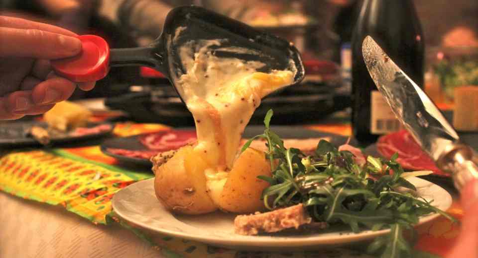 The best ingredients for a perfect raclette at home