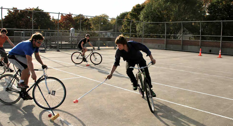 This is how to play Bike polo indoors or outdoors