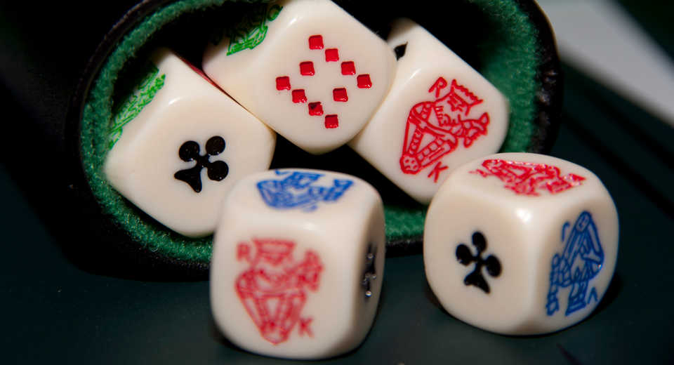 How to play Poker Dice with a dice cup