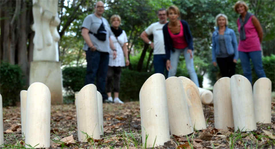 This is how the Mölkky game is played 