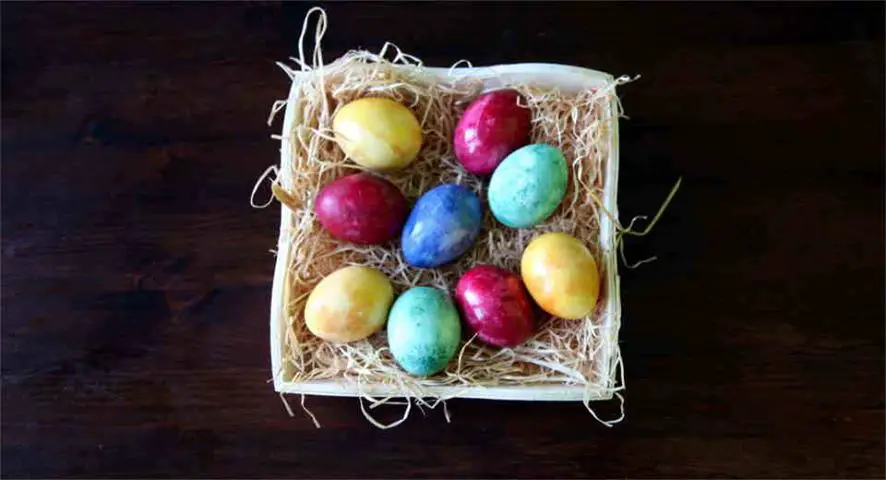 Dyeing Easter eggs naturally isn't hard at all if you know how