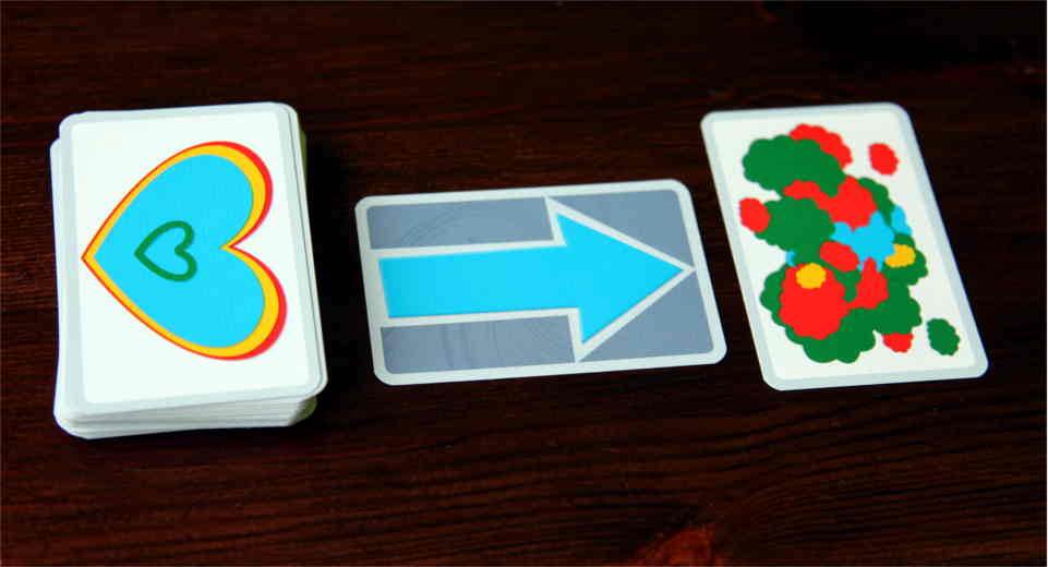 Beim Kartenspiel Illusion zeigt der Pfeil die Farbe an
