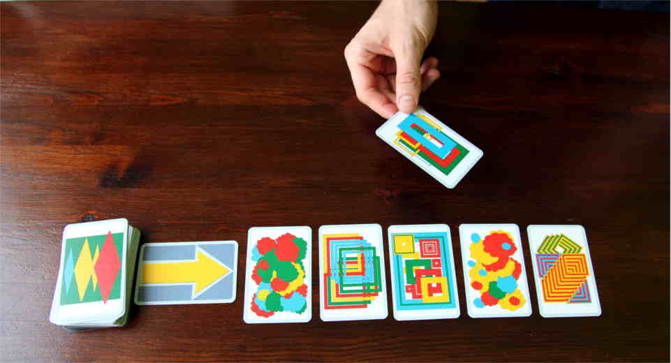 Illusion card game - A guessing game with colors