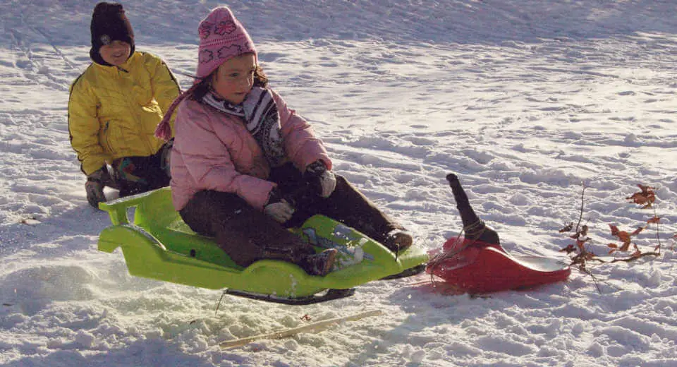 Outdoor activities for families in winter