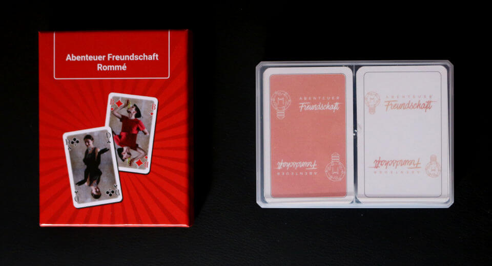 Personalised playing cards in 2 packaging variants