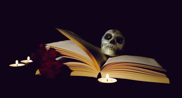 Halloweenbücher mit Gruselgeschichten für Erwachsene