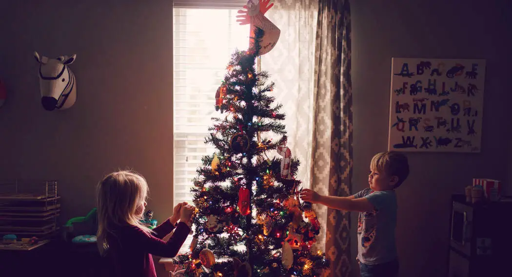 For children, they don't care how to decorate the Christmas tree but it is a first highlight before Christmas
