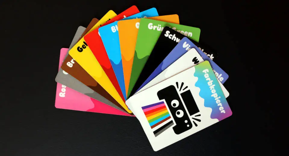 Colour cards in the Color Brain game
