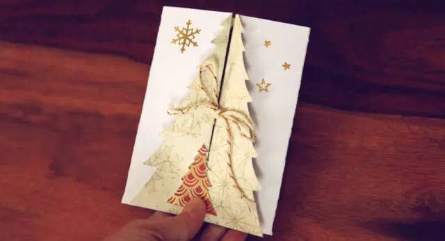 Schöne Weihnachtskarte mit Tannenbaum zum aufklappen