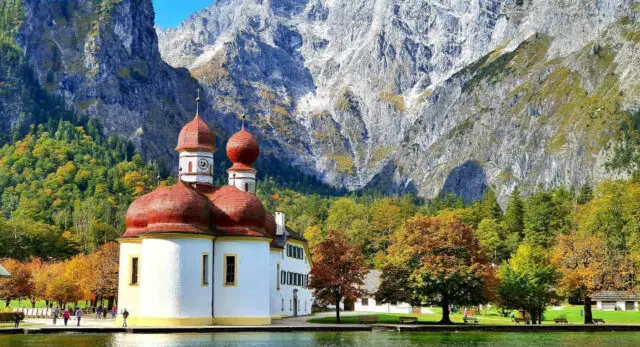 Picturesquely situated, Lake Königssee is framed by the mountains and offers some of the most idyllic and best places to visit in Bavaria 