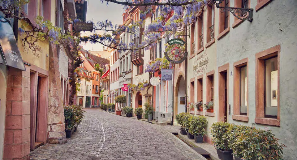 Freiburg im Breisgau ist ein Ausflugsziel, das jeder der Baden-Württemberg erkundet lieben wird