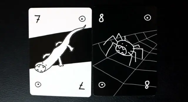 "The action cards for the actions "Eye" and "Spy" in the game Gloschli"