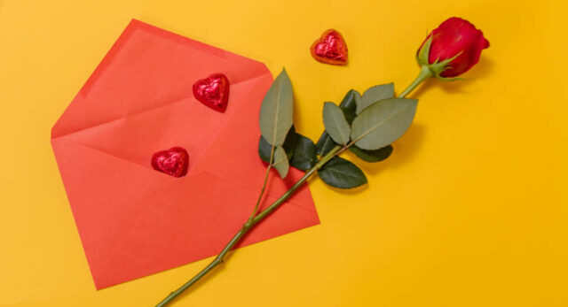 "Du kannst Valentinstag-Spiele auch nutzen, um ein Geschenk zu übergeben, z.B. beim Gutschein-Memory."