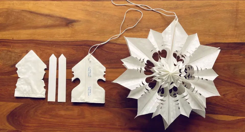 "One of the most beautiful patterns for making a paper bag star"