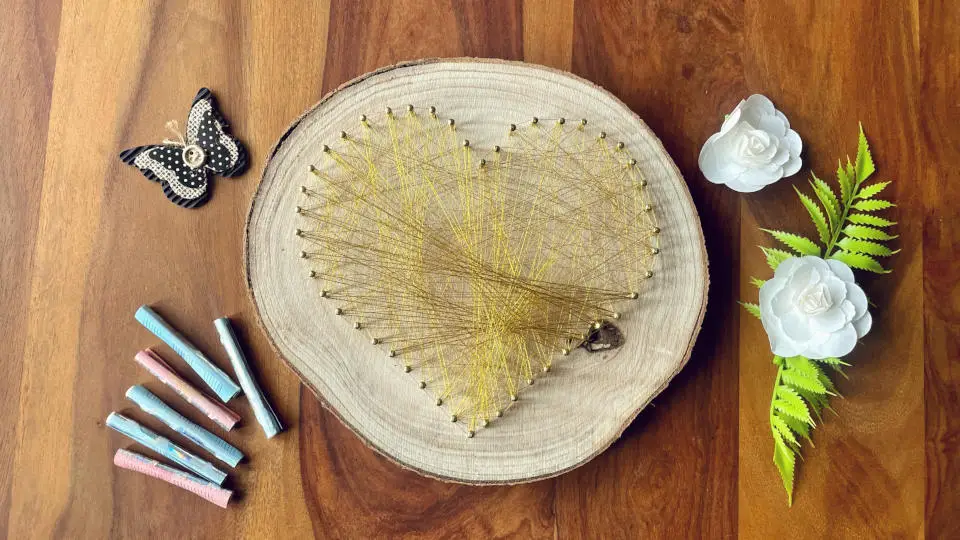 "With this tutorial, anyone can make a beautiful string art heart as a gift of money itself."
