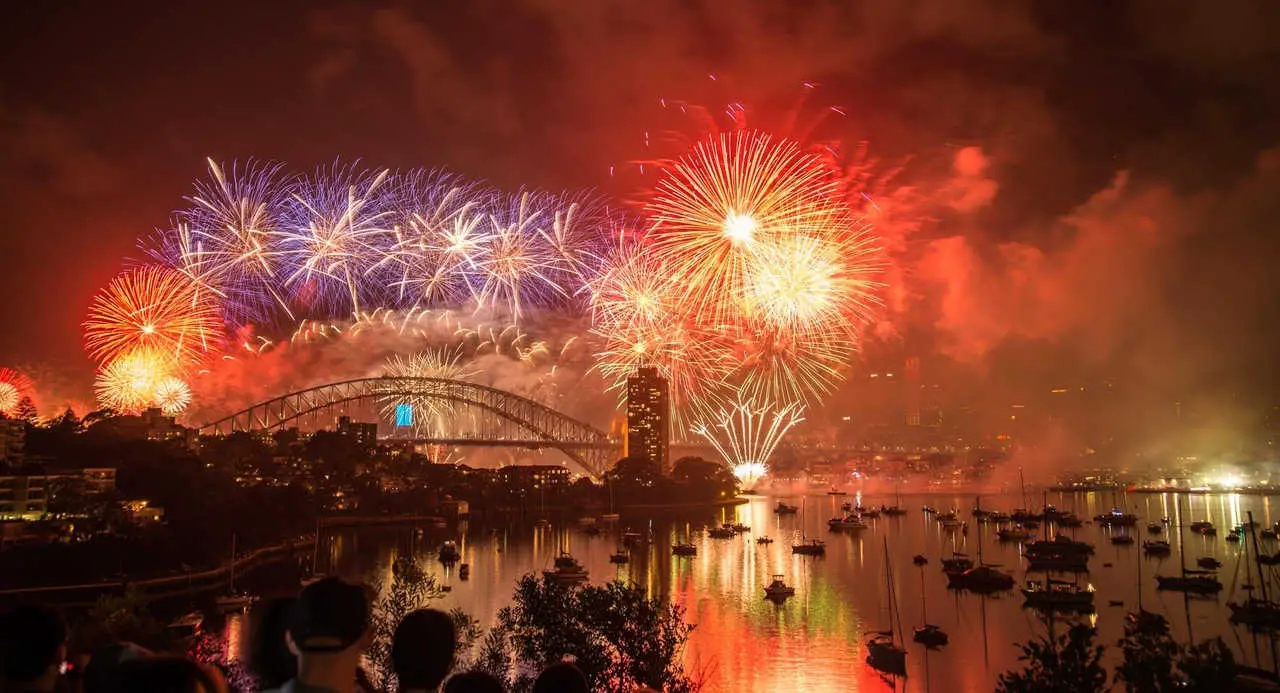 New Year's customs around the world are often used to invoke good luck for the new year, the impressive fireworks display in Sydney is famous worldwide. 